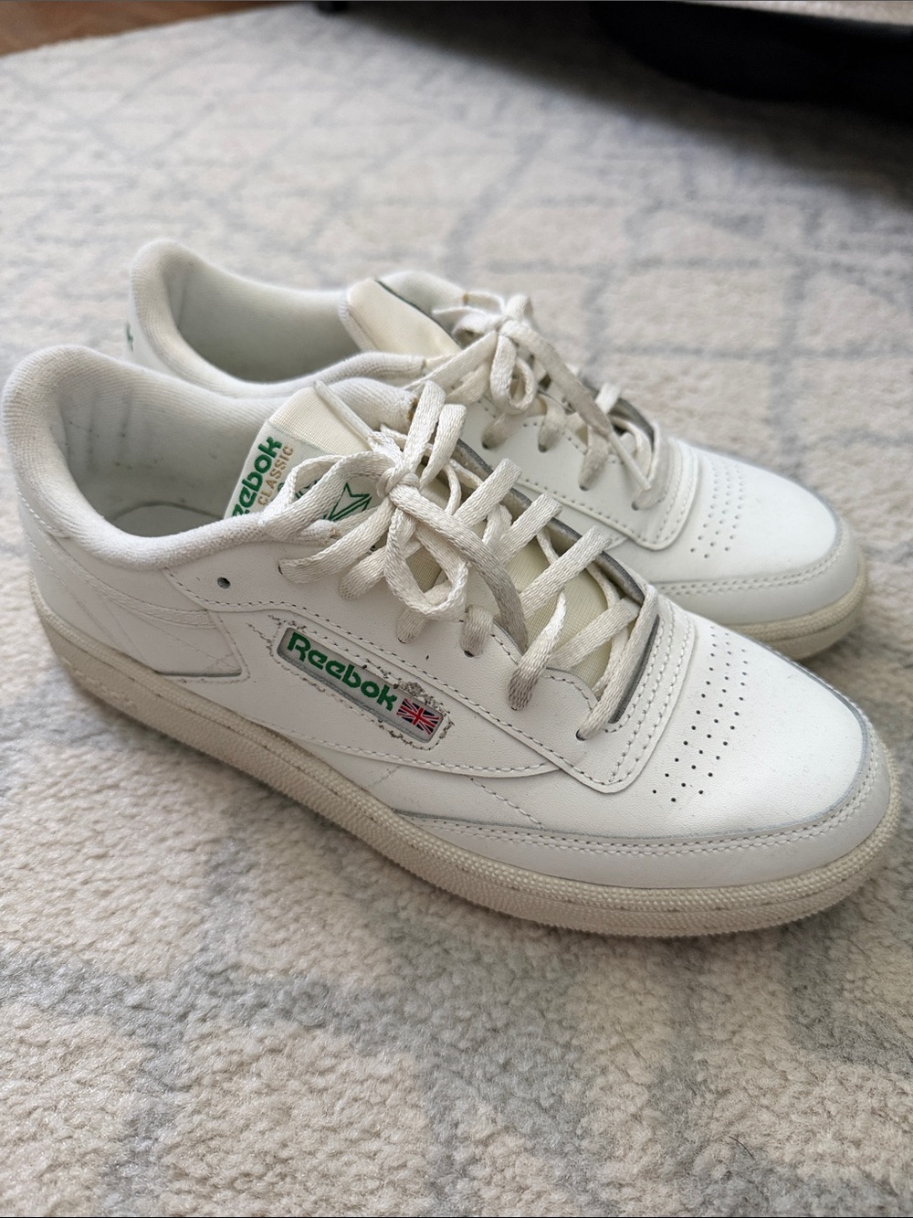 Reebok Kids White Leather Low-Top Sneakers with Green Logo
